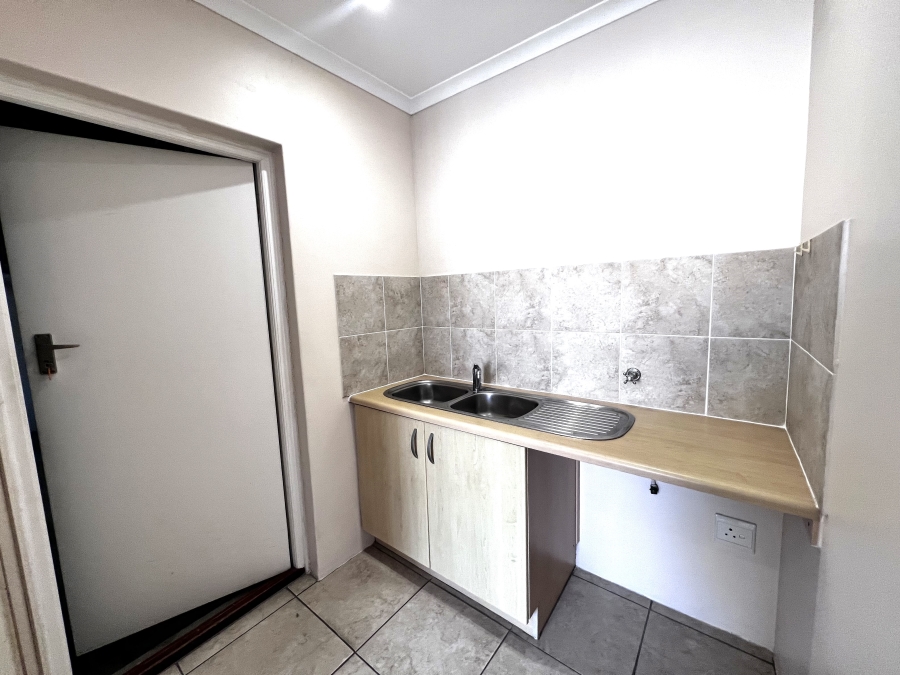 To Let 3 Bedroom Property for Rent in Sunningdale Western Cape